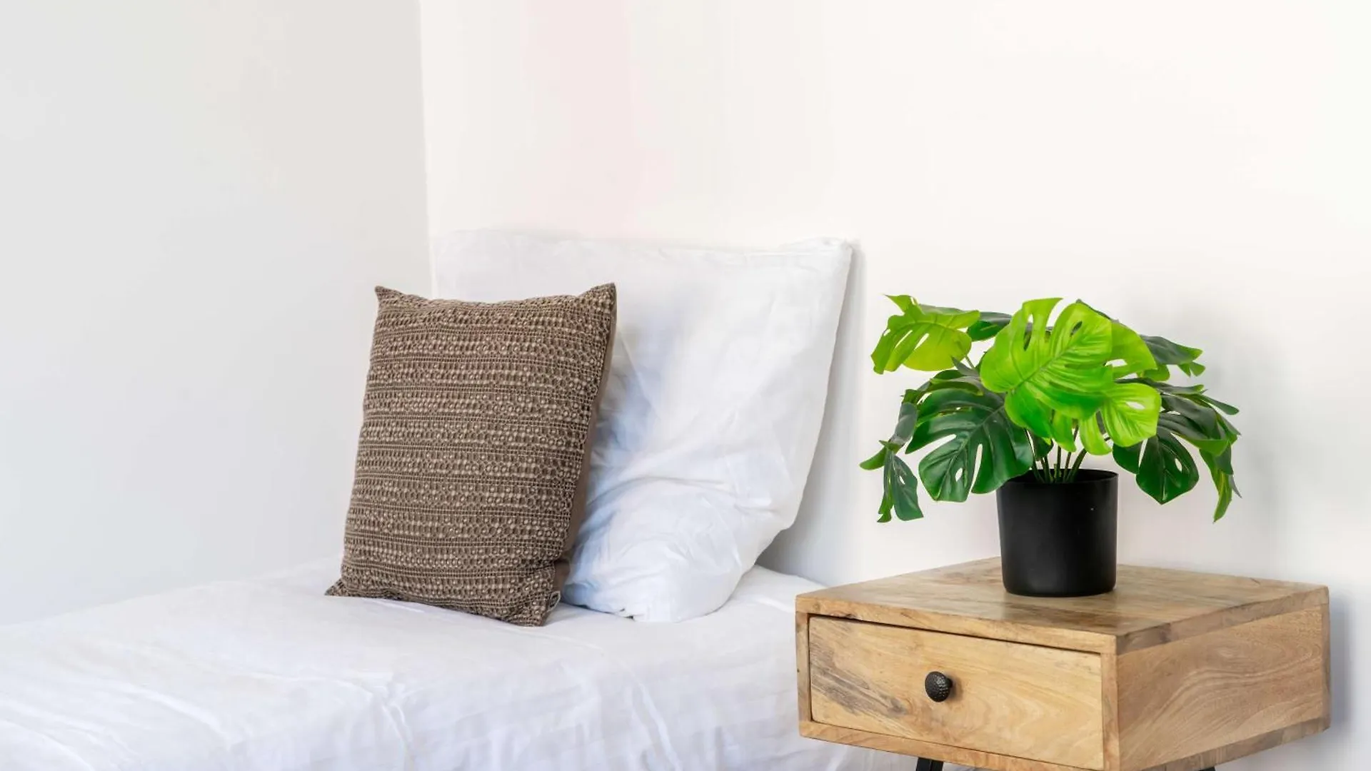 Cozy One Bedroom Apartments At Centrum Amsterdam