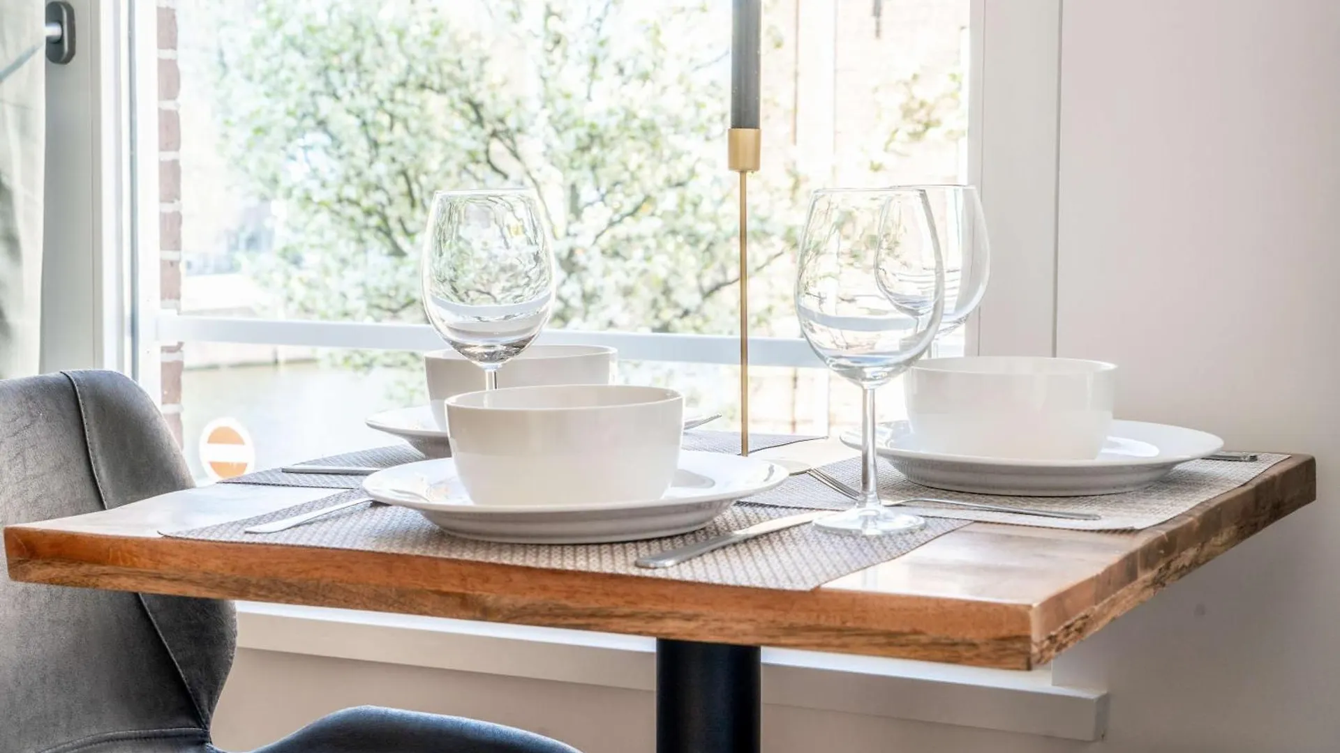 Cozy One Bedroom Apartments At Centrum Amsterdam Holland