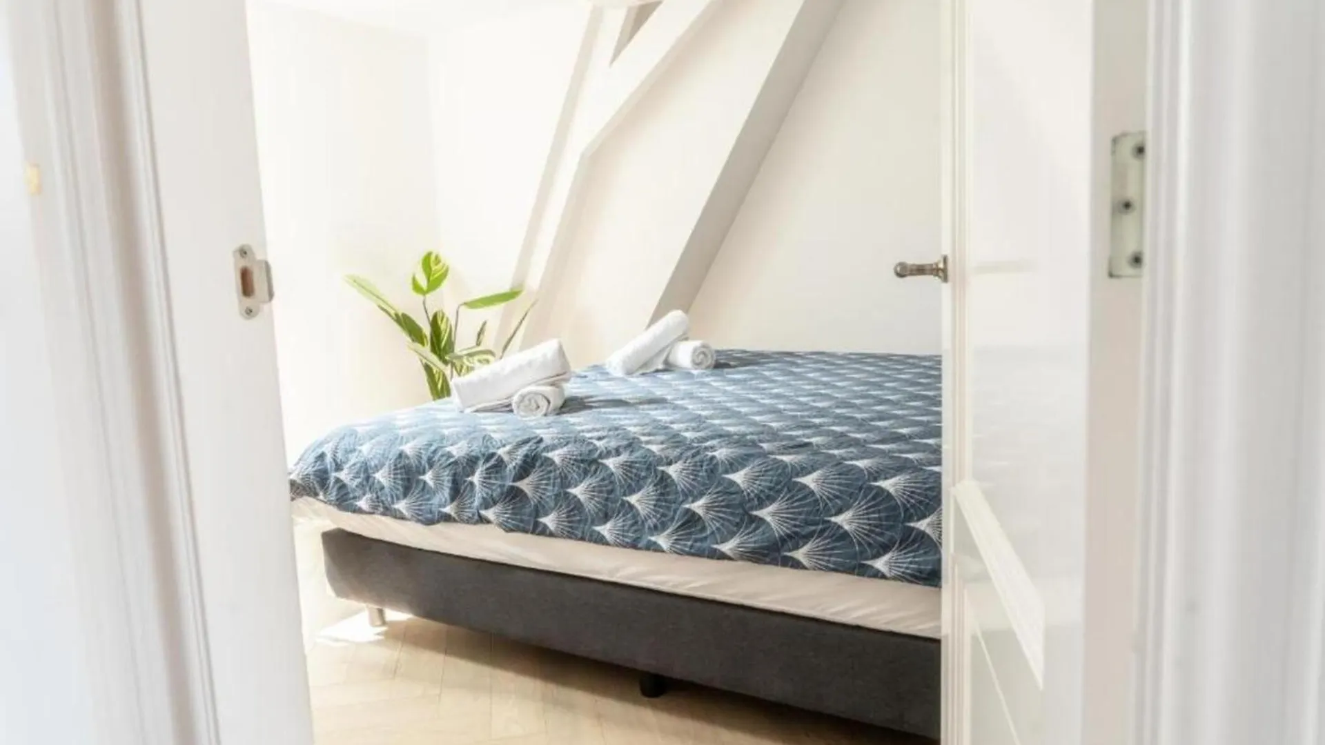 Cozy One Bedroom Apartments At Centrum Amsterdam Holland
