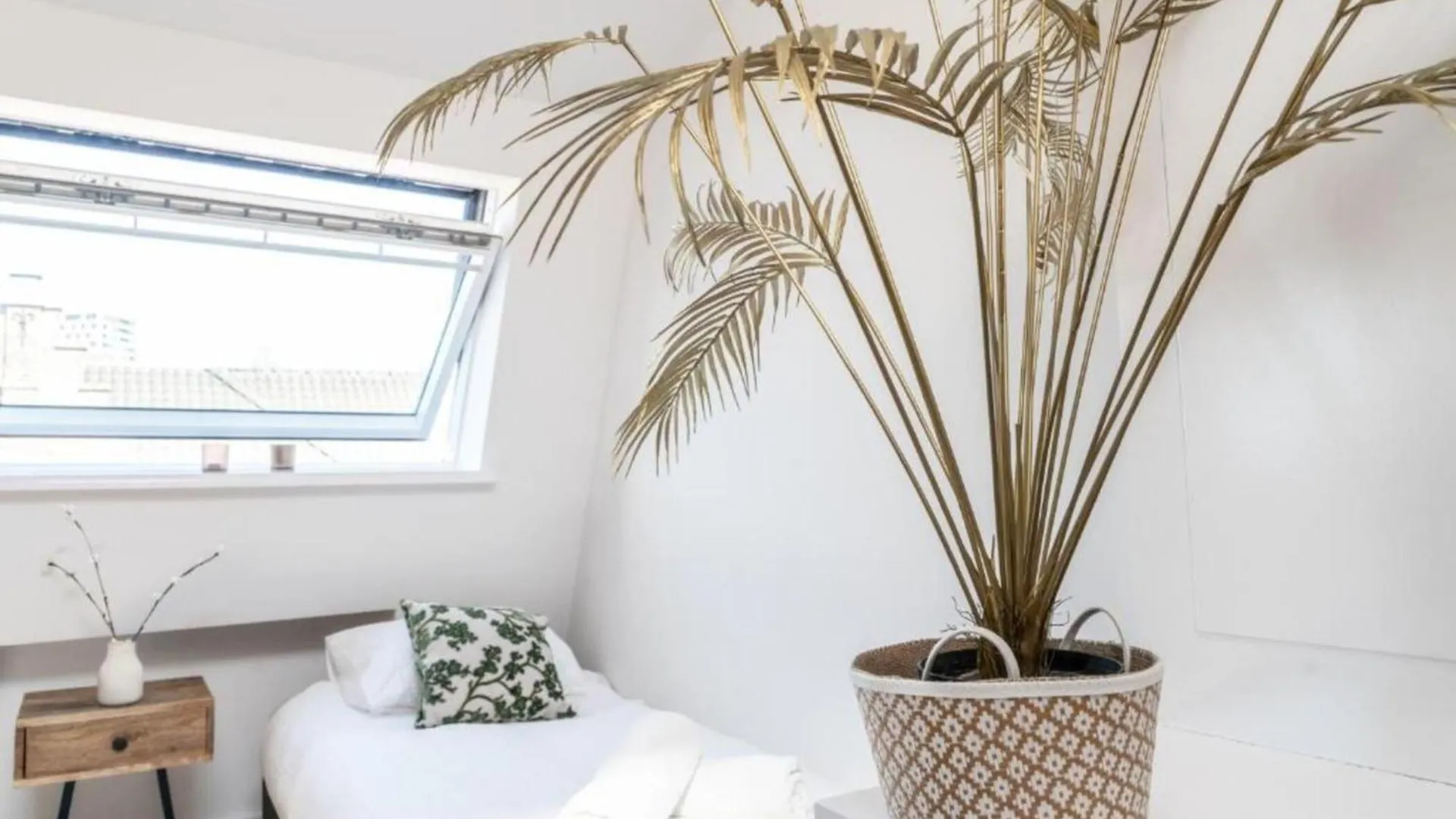 Cozy One Bedroom Apartments At Centrum Amsterdam Holland