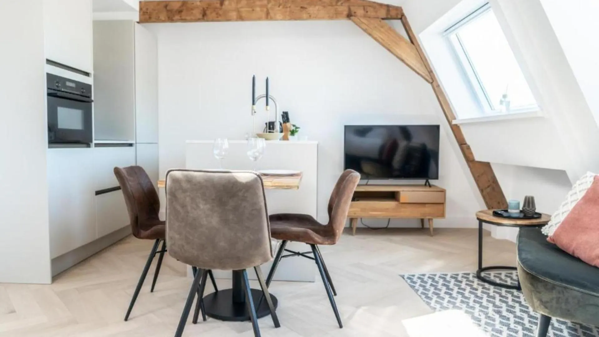 Cozy One Bedroom Apartments At Centrum Amsterdam Holland