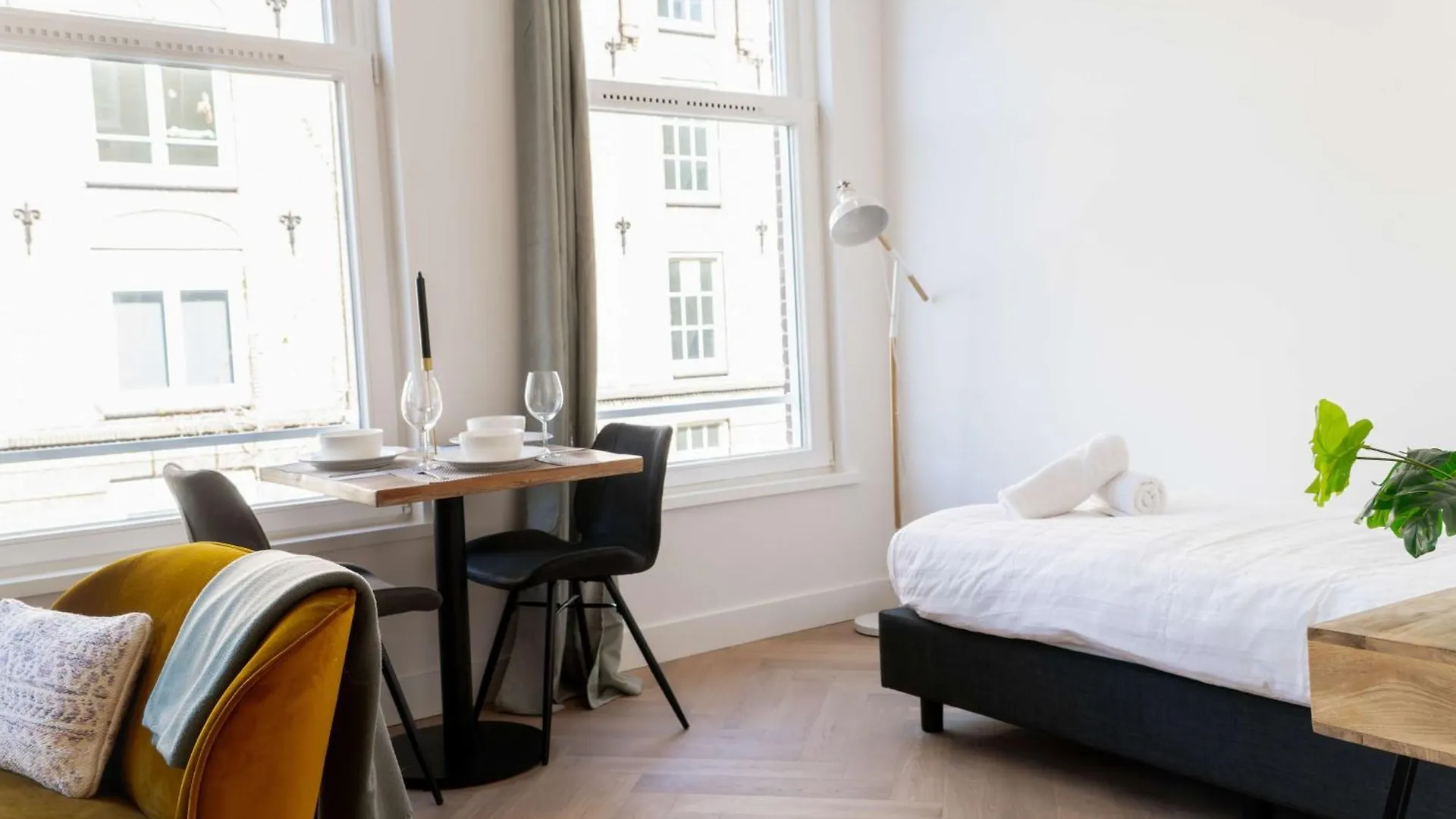 Cozy One Bedroom Apartments At Centrum Amsterdam Netherlands